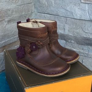 Stride Rite Medallion Collection girl boot size 4m